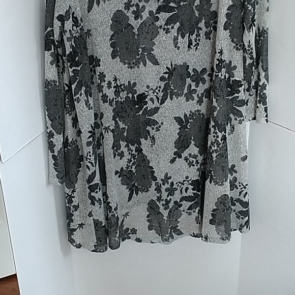 OneA Beach Coverup Gray Floral Gauzy Tie Front L - Picture 7 of 12